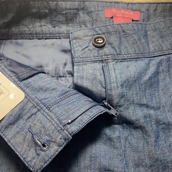 Isaac Mizrahi Women's Indigo Chambray Tailored Short - Picture 6 of 7